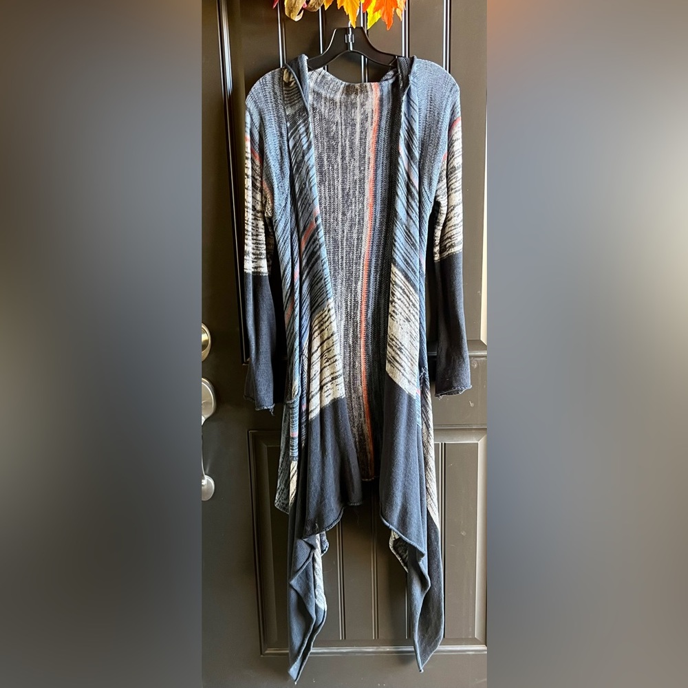 SWEATER BY ELAN w/hood long in front shorter in the back… blue/navy/coral
